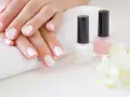 Shellac Nägel: 2 Wochen Glanz ohne Kompromisse? Der Experten-Check