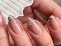 Weiße Glitzernägel: Designs, Tipps & der perfekte Glitzer-Look