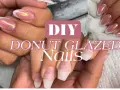 Perlmutt-French Nägel: Glazed Donut Look & DIY-Anleitung für Zuhause