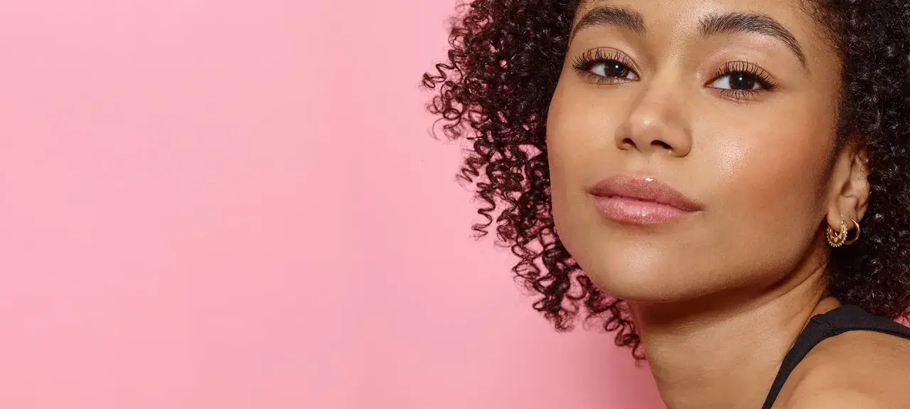 Dezentes Make-up: Natürlicher Look für jeden Tag so geht's!