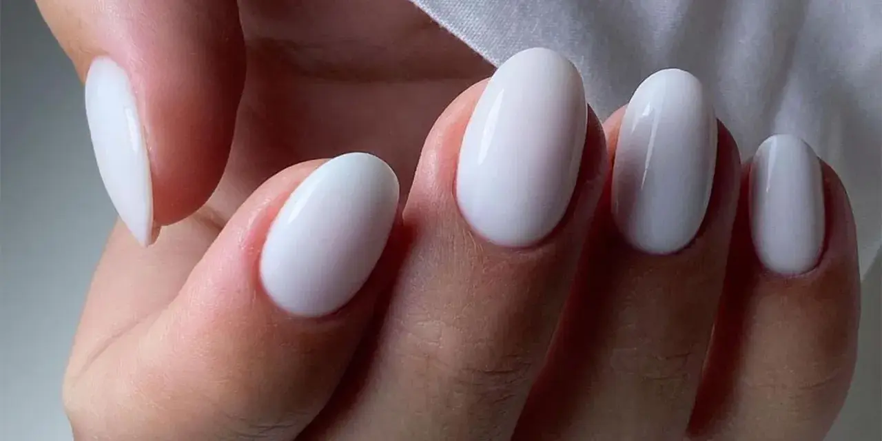 Kurze Nägel Design: Meisterwerke auf kleiner Fläche Trends 2026