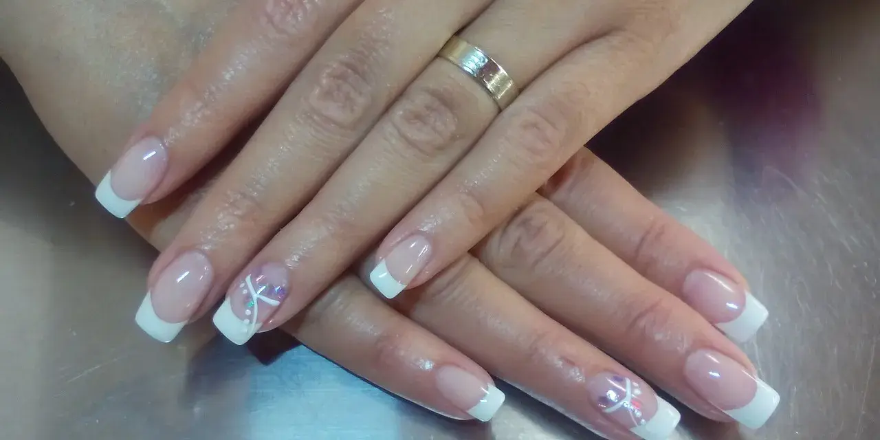 Make-up Nägel: Geheimnisse für makellos schöne Fingernägel