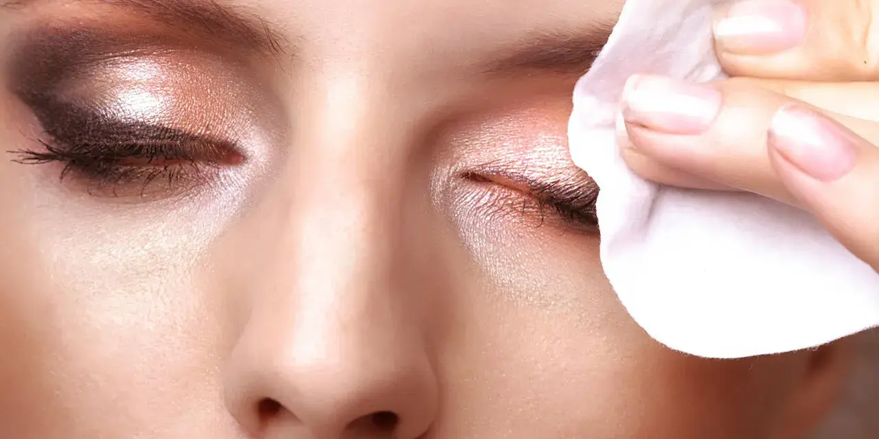Augen-Make-up-Entferner: So schützen Sie Wimpern & Haut effektiv