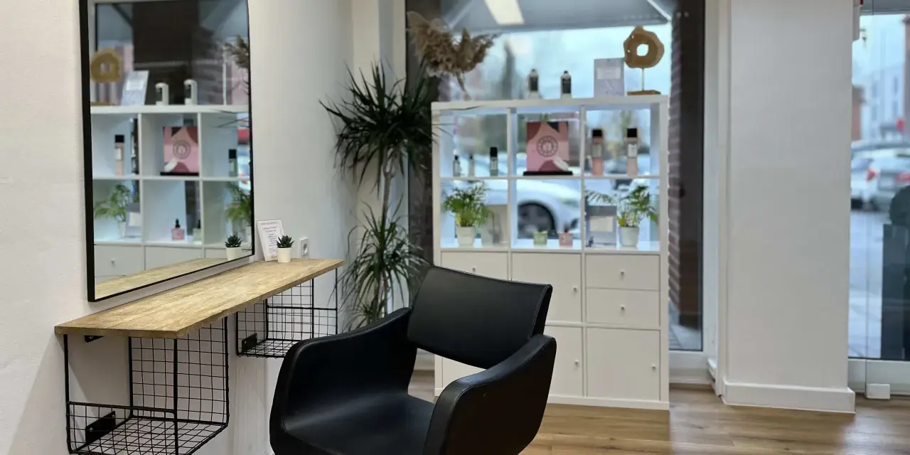 Studio Alexandra: Friseur, Perücken, Kosmetik & mehr Ihr Experte