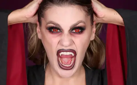 Vampir-Make-up: Meistere den Look von Blässe bis Blut!