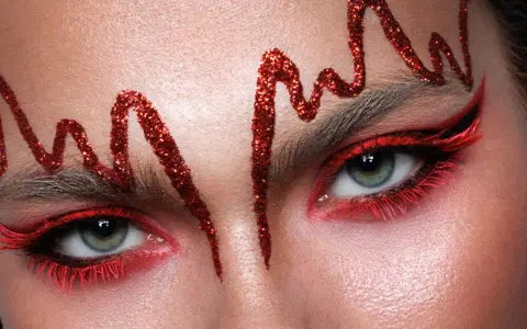 Halloween Make-up: Ideen, Anleitungen & Produkte für Ihren Grusel-Look