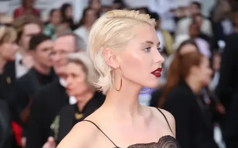 Mehr Fülle für feines Haar: Unkomplizierte Frisuren & Styling-Geheimnisse