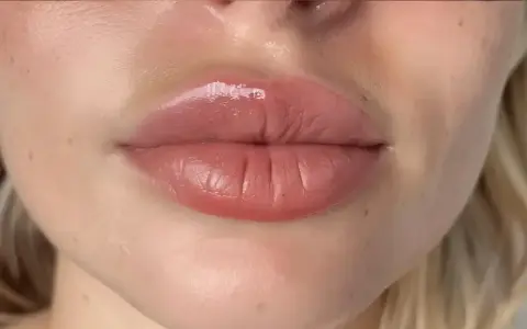 Permanent Make-up Lippen: Perfekte Lippen? Techniken, Kosten & Pflege