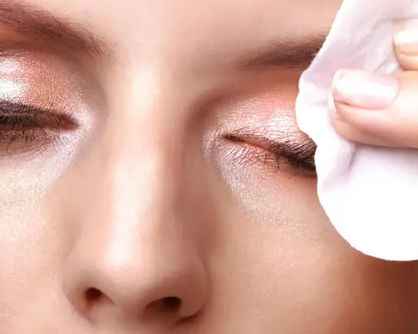 Augen-Make-up-Entferner: So schützen Sie Wimpern & Haut effektiv