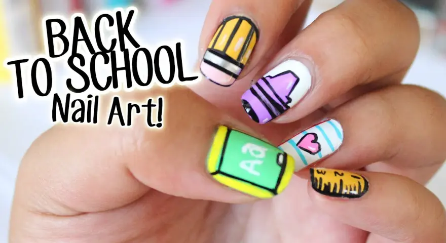 Buchstaben-Nägel: Alle Trends & DIY-Anleitungen für Ihren Style