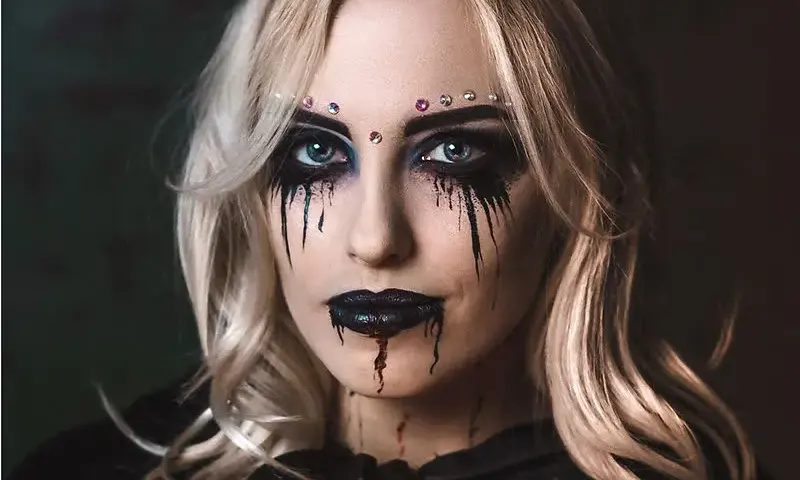 Halloween Make-up einfach: Gruselige Looks schnell selbst schminken