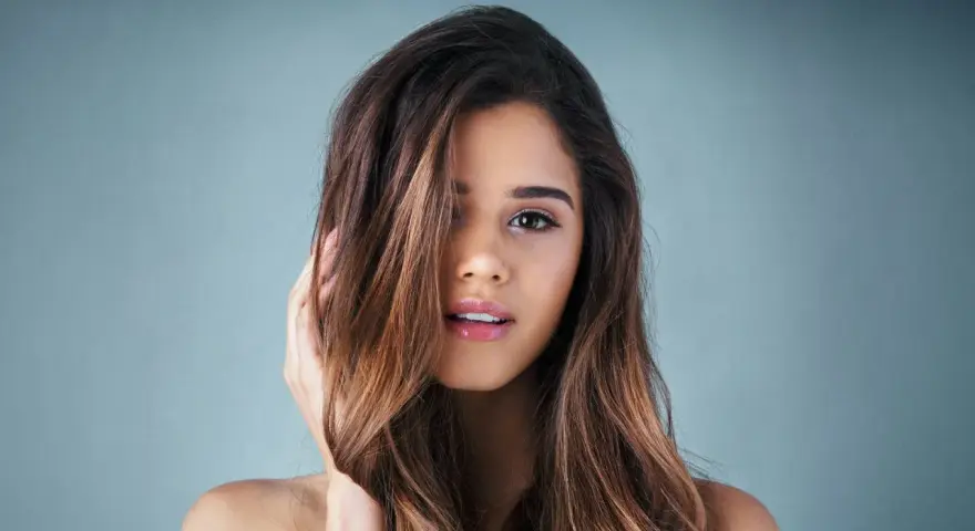 Ihr Blond glänzt! Glossing gegen Gelbstich Salon oder DIY?